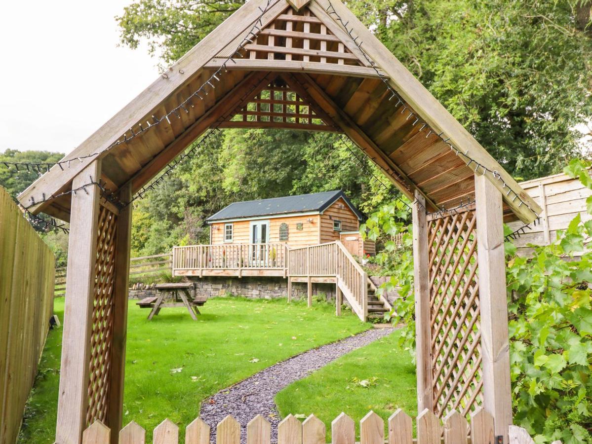 Chateau Petit Caersws المظهر الخارجي الصورة
